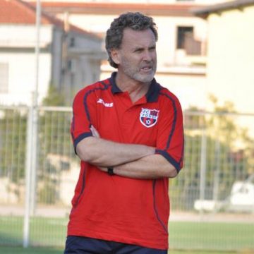 L'allenatore dell'Unicusano Fondi, Sandro Pochesci
