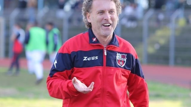 Il tecnico dell'Unicusano Fondi Calcio, Sandro Pochesci